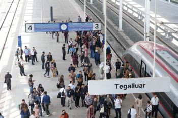 Okupansi kereta cepat "Whoosh" di atas 60 persen