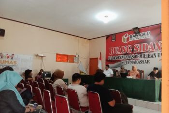 Bawaslu Makassar bekali pengetahuan belasan saksi DPD Pemilu 2024