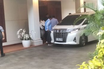 Capres Prabowo pulang ke rumah sebelum lakoni debat terakhir