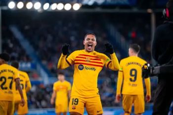 Kartu merah Vitor Roque warnai kemenangan 3-1 Barcelona atas Alaves