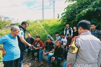 Warga diingatkan agar tak buat konten di lokasi berbahaya seperti rel