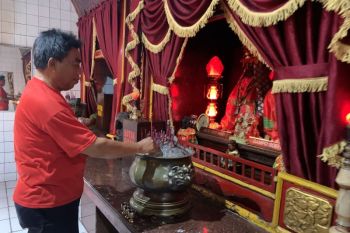 Vihara berusia enam abad bersolek sambut Imlek