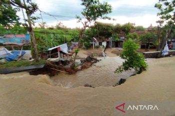 Banjir besar putus Jalur Pantura Timur dari Demak ke Kudus