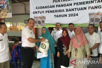 1.422 keluarga penerima manfaat di Pangkalpinang terima beras cadangan pangan