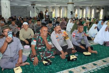 Umat Muslim  Jayapura peringati Isra Mikraj di Masjid Raya Baiturrahim