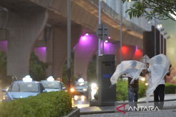 Hujan lebat berpotensi tejadi di sebagian besar wilayah Indonesia