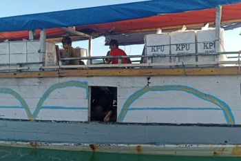 KPU Sikka distribusikan 2.175 KS untuk wilayah pulau dan terjauh