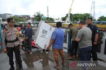 KPU Makassar distribusi logistik Pemilu 2024 ke area kepulauan