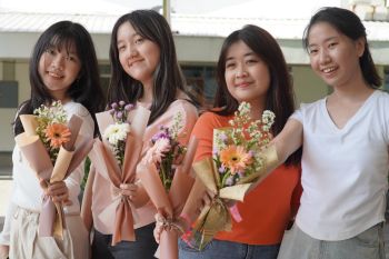 Mahasiswa PCU rangkai bunga ala "Korean style" saat Valentine
