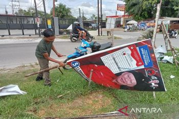 Satpol PP Palangka Raya telah tertibkan ribuan APK di masa tenang pemilu