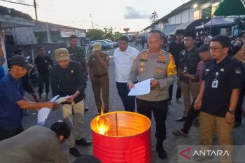 KPU Makassar musnahkan 207.372 surat suara rusak
