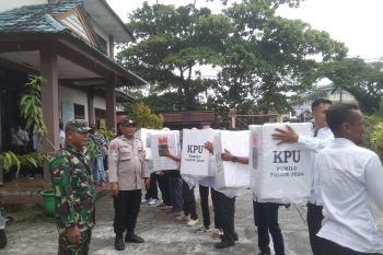 Babinsa dan Bhabinkamtibmas di Tarakan Kawal Distribusi Logistik Pemilu