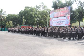 Ratusan personel Polres Lombok Tengah mulai amankan Pemilu 2024 di TPS