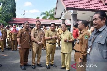 Korwil bidang pendidikan se-Kapuas terima motor dinas