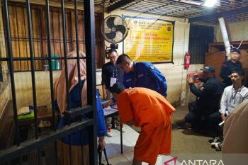 Tahanan Polresta Padang gunakan hak pilih di TPS mobile