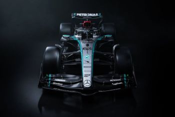 Mobil Mercedes "launching" W15 untuk balap Hamilton