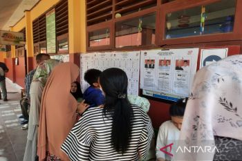 Warga Kolaka antusias ke TPS salurkan hak pilih