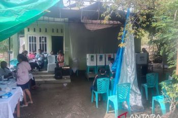 Sempat terhenti akibat TPS ambruk, pelaksanaan Pemilu berjalan lancar