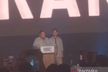 Massa bergemuruh sambut Prabowo dan Gibran di Istora Senayan