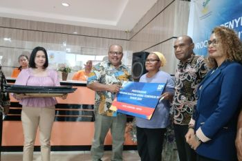 Kantor Pos salurkan bantuan sosial bagi 25.980 KPM Kota Jayapura