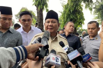 Prabowo enggan beri keterangan soal pertemuan dengan Jokowi Rabu malam