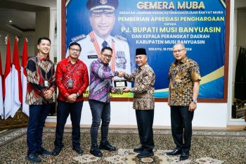 Pj Bupati Apriyadi peroleh penghargaan dari BPJS Ketenagakerjaan
