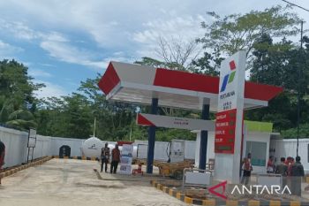 Kampung nelayan modern Samber-Binyeri menjadi tempat wisata warga Biak