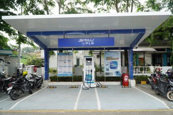 Dukung kelancaran pemilu 2024, PLN siapkan 4 SPKLU untuk layani mobil listrik di Sumbar