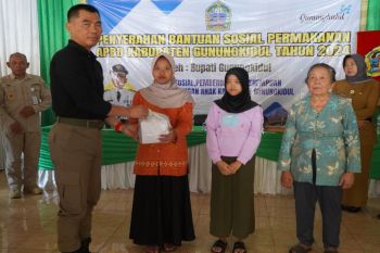Gunungkidul distribusikan bansos permakanan pada disabilitas