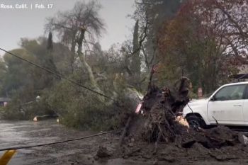 Badai landa California AS dengan hampir seluruh populasi siaga banjir