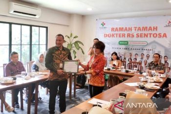 RS Sentosa beri penghargaan penasihat hukum yang tuntaskan kasus bayi tertukar