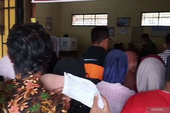Warga Demak tetap antusias mencoblos meskipun masih terdampak banjir