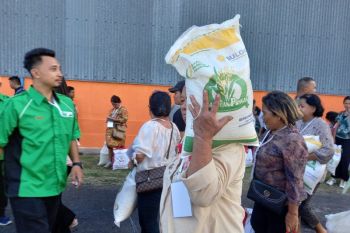 Perum Bulog percepat penyaluran bantuan pangan CBP di Sulut