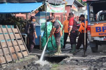 BPBD terus berupaya bersihkan drainase cegah banjir di Palangka Raya