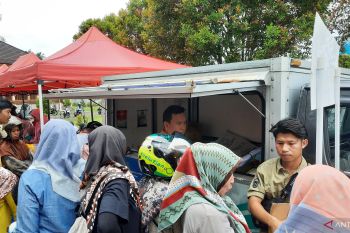 Warga Pariaman antusias ikuti bazar pangan yang dilaksanakan pemerintah