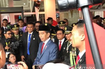 Ditanya soal pelibatan Prabowo dalam penyusunan kabinet, Jokowi: "Kok tanyakan kepada saya"