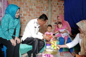 Pj Wali Kota Prabumulih blusukan kunjungi rumah anak stuting