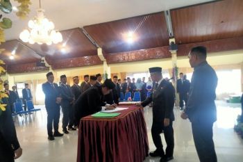 Wali Kota Tarakan Melantik Lima Direktur Perumda