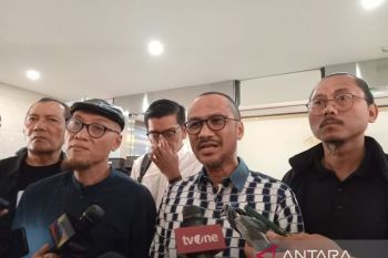 Mantan Komisioner KPK surati Kapolri untuk tahan Firli Bahuri