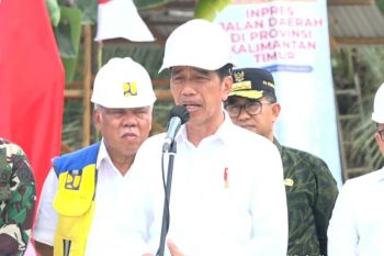 Presiden Jokowi resmikan pelaksanaan Inpres Jalan Daerah Kalimantan Timur