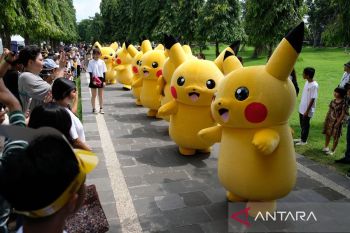Parade boneka pikachu di Denpasar