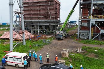 PLN UIP Nusra monitor capaian PLTU Sambelia dan serahkan bantuan untuk Desa Padak Guar