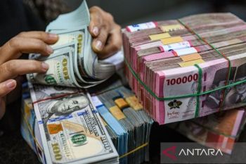 Rupiah hari ini tergelincir 0,08 persen jadi Rp15.755 per dolar AS