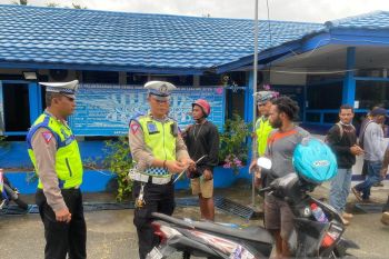 Polres Jayapura imbau warga lengkapi surat kendaraan di jalan raya