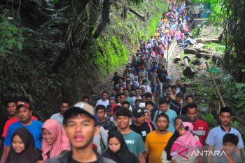 Antusiasme warga ikuti tradisi Sewu Sempol di Kudus