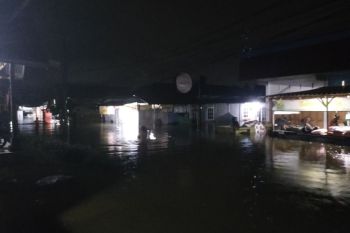 Banjir lebih dari 1 meter rendam rumah warga di Dadok Padang (Video)