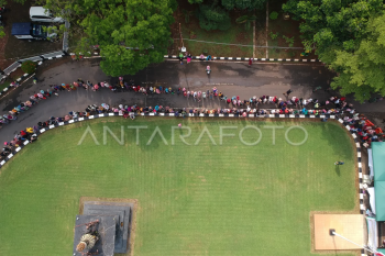 Antrean gerakan pangan murah di Batang