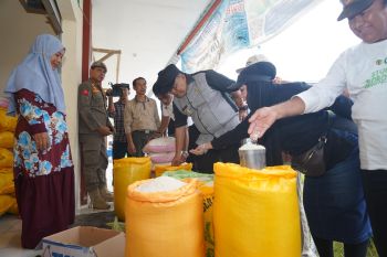 Pj Bupati Luwu pantau harga bahan pokok jelang Ramadhan 1445 H