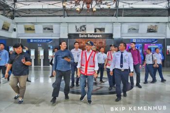 Tiga stasiun KA di Kota Solo, Jateng, dipercantik