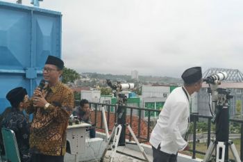 Planetarium UIN Walisongo simulasikan hilal kepada pengunjung